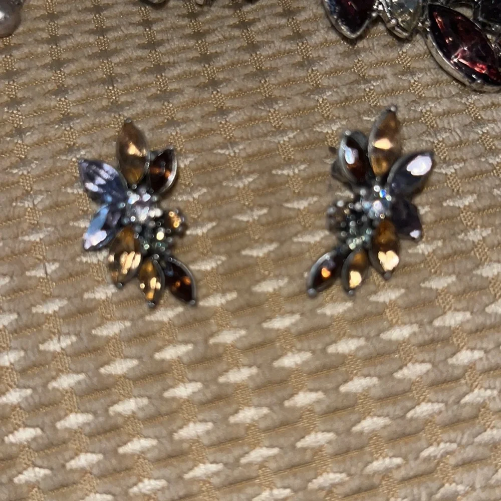 EUC Avon Glam Jewelry. - Picture 7 of 7